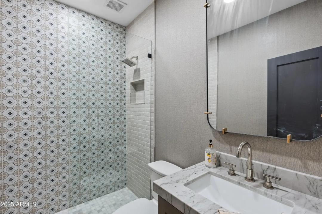 Real Estate Picture 19