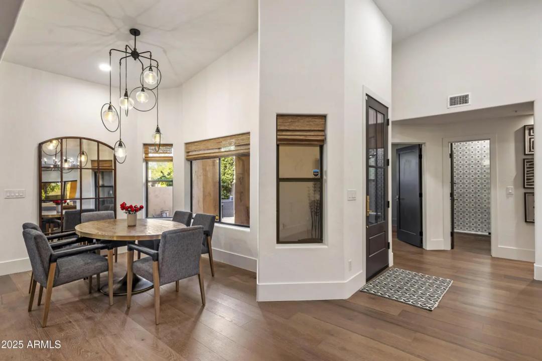 Real Estate Picture 8