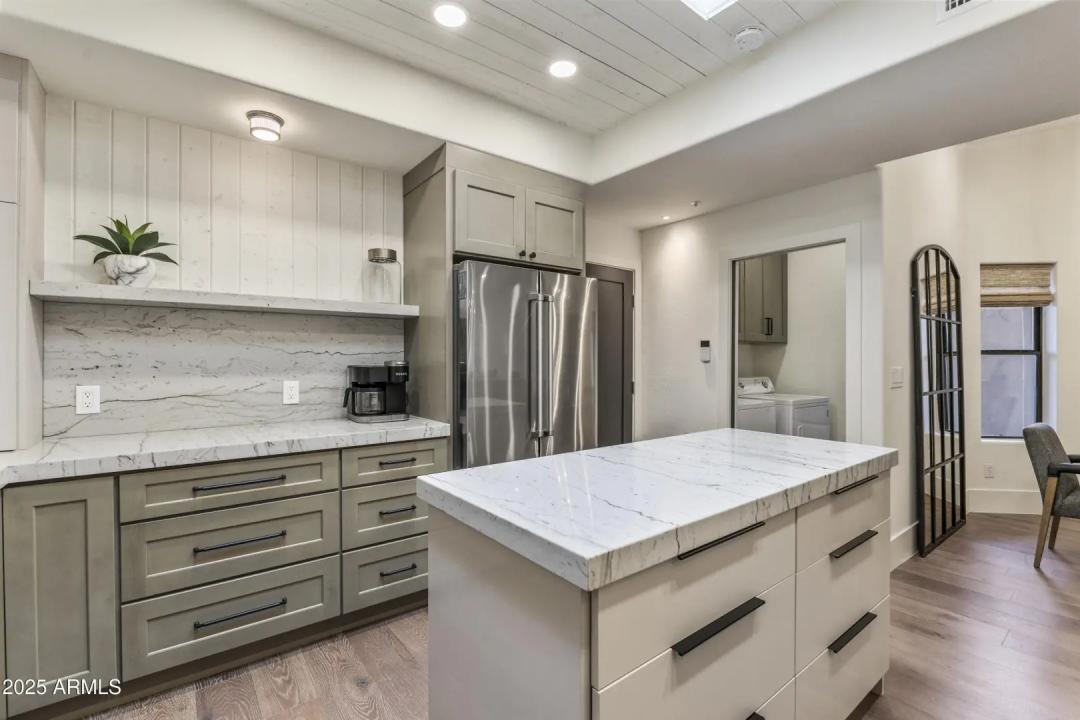 Real Estate Picture 11