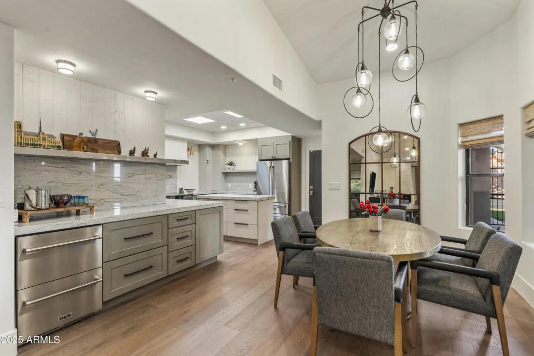 Real Estate Picture 12