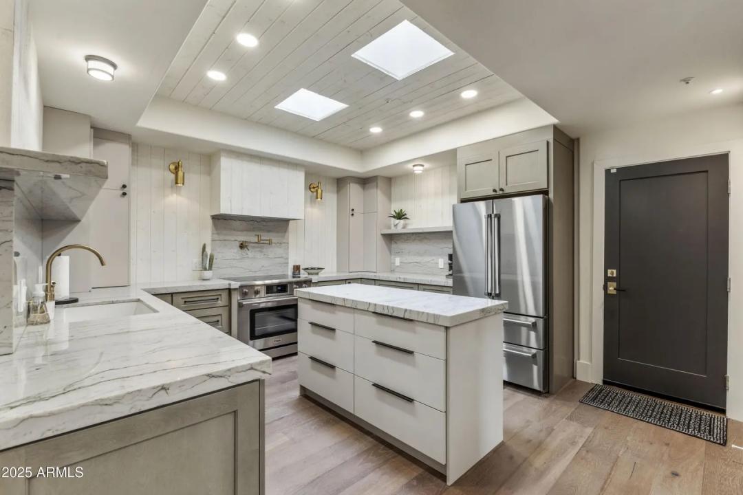 Real Estate Picture 10