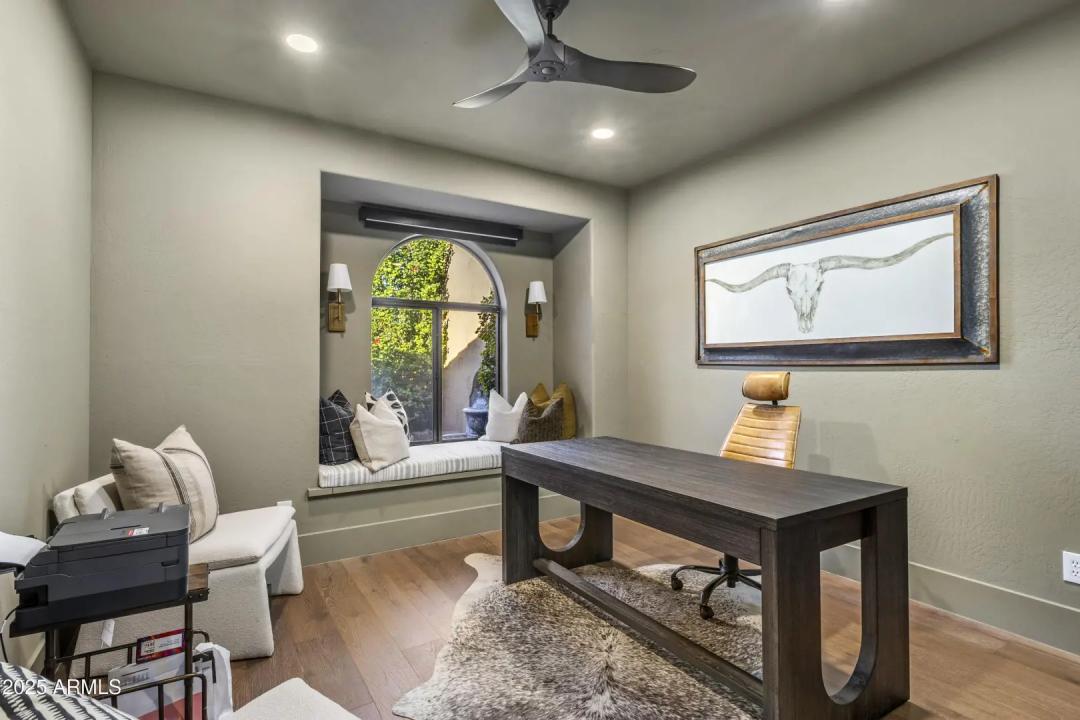 Real Estate Picture 16