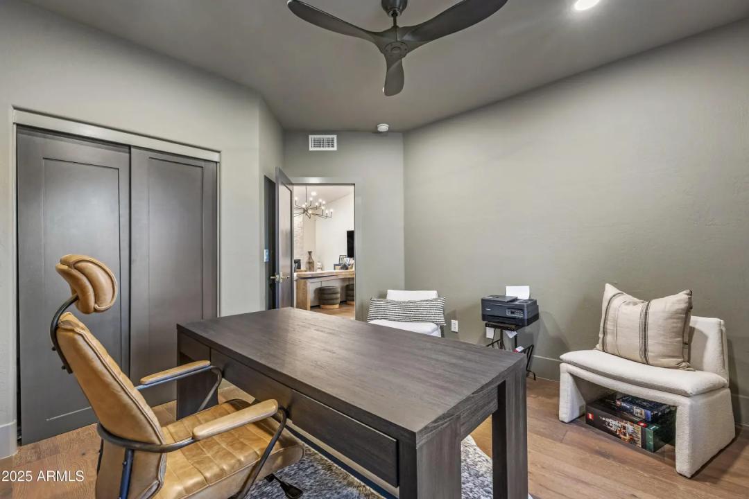 Real Estate Picture 17