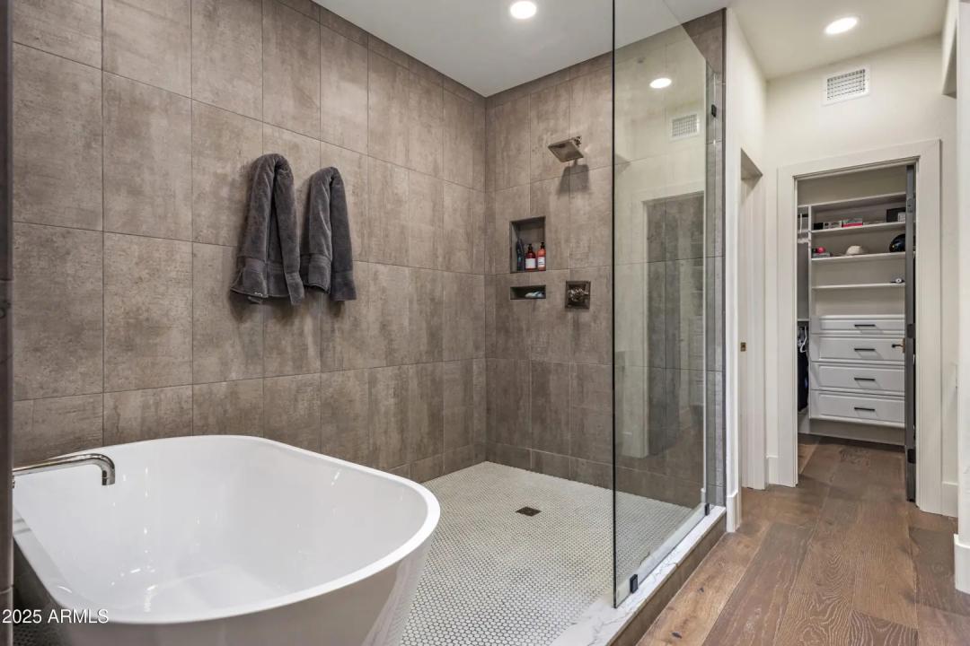 Real Estate Picture 20