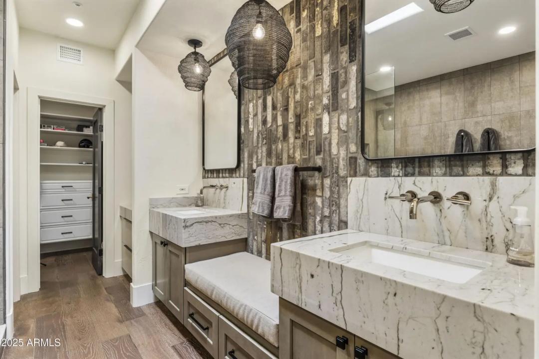 Real Estate Picture 21