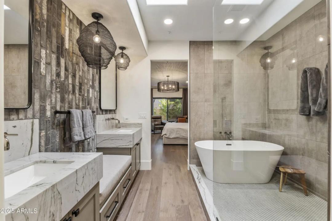 Real Estate Picture 22