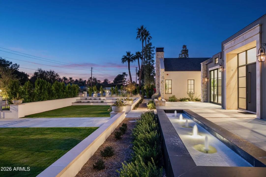 Real Estate Picture 9