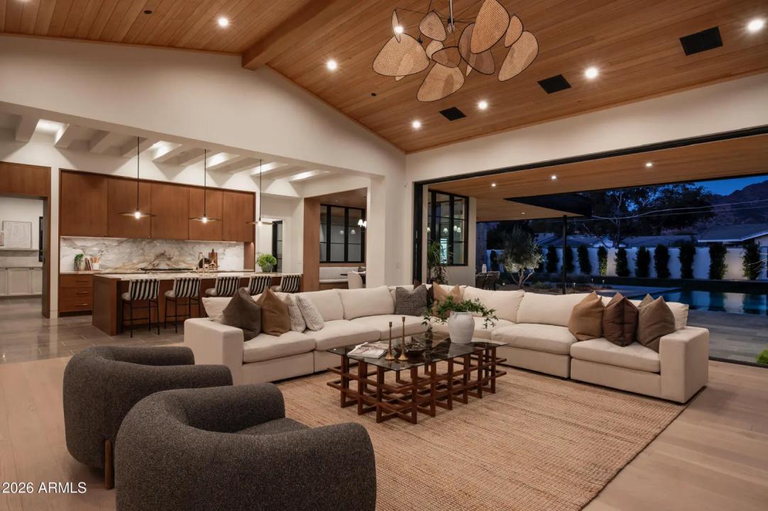 Real Estate Picture 19