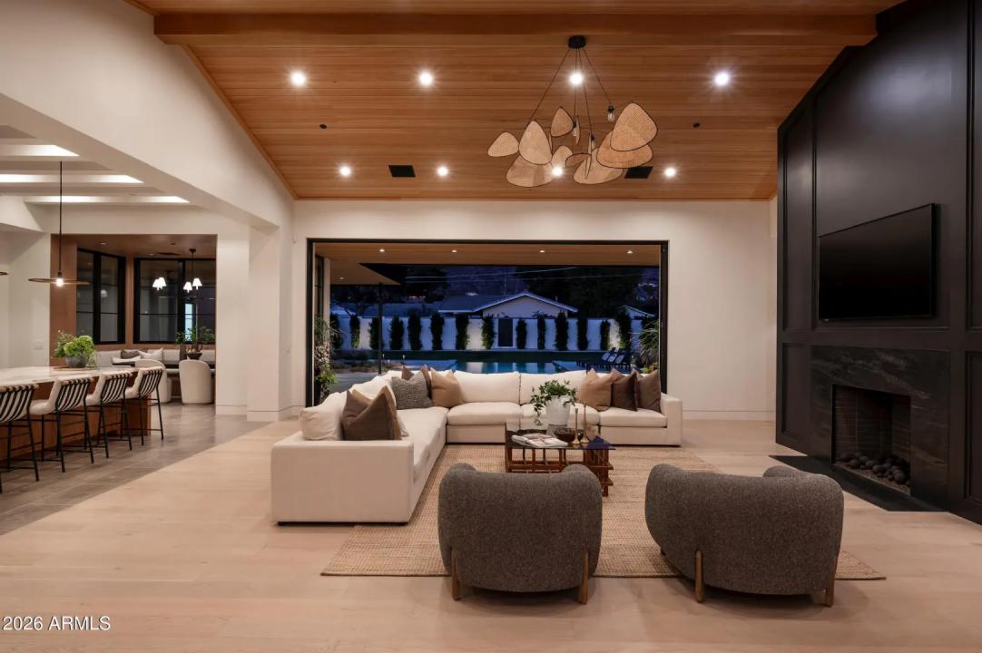 Real Estate Picture 20