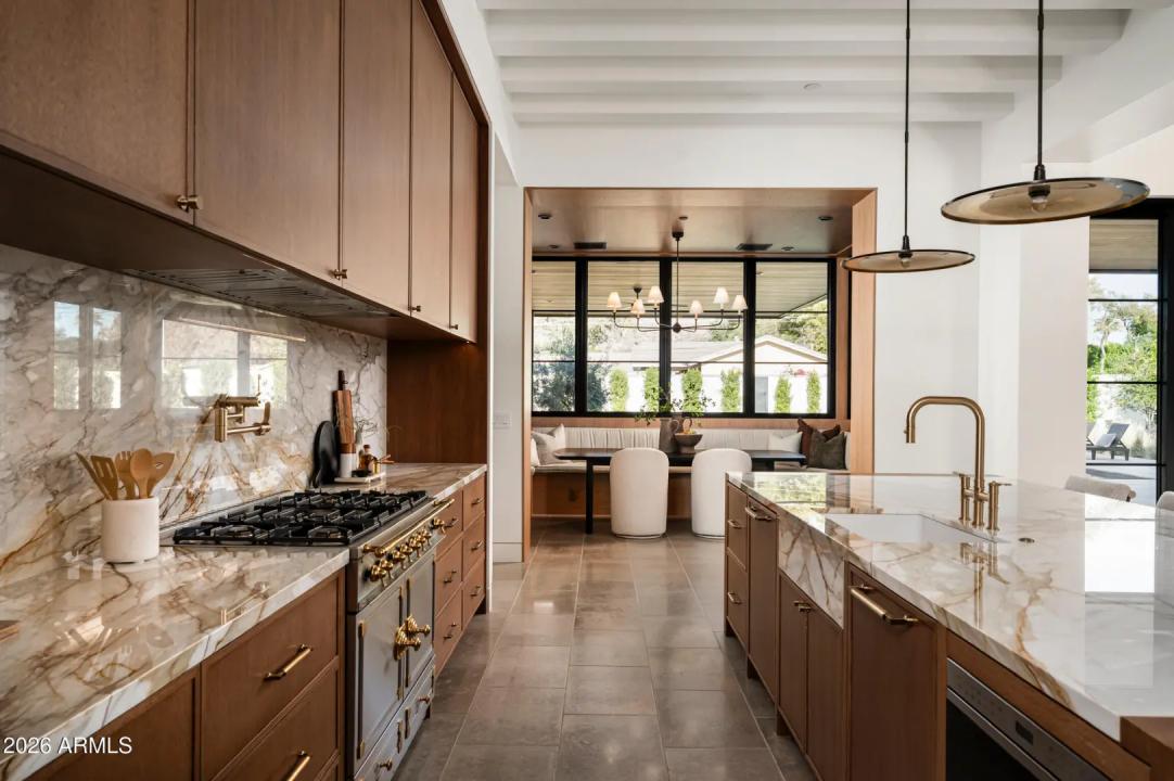 Real Estate Picture 25