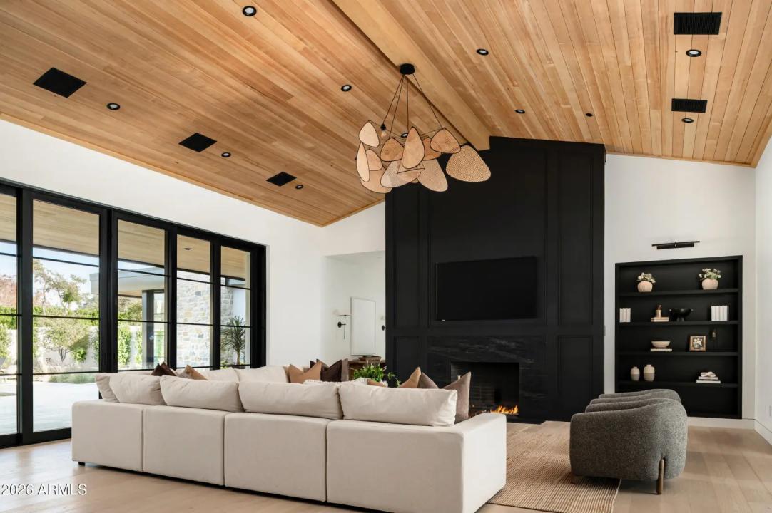 Real Estate Picture 13