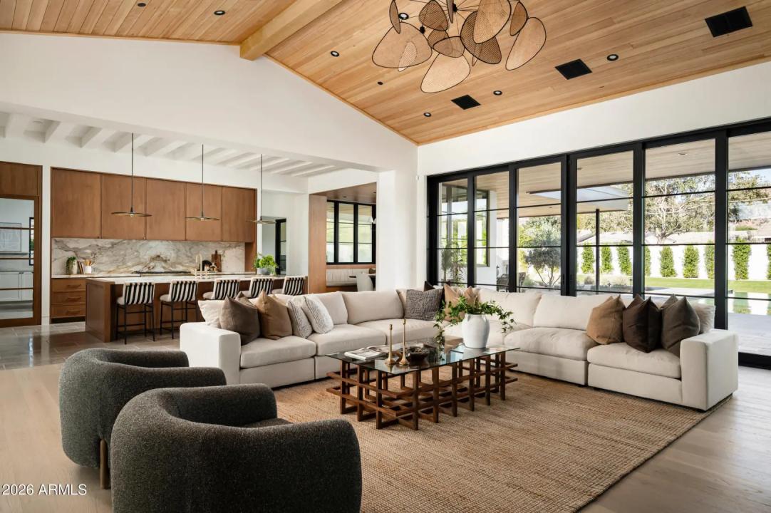 Real Estate Picture 18