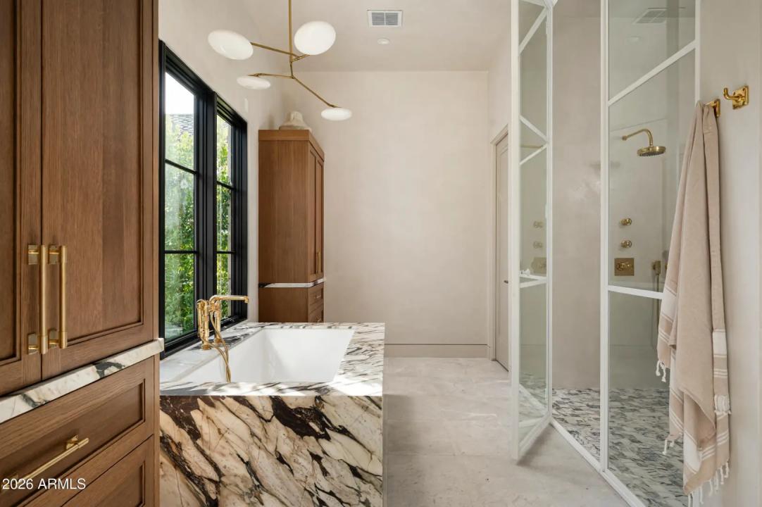 Real Estate Picture 37