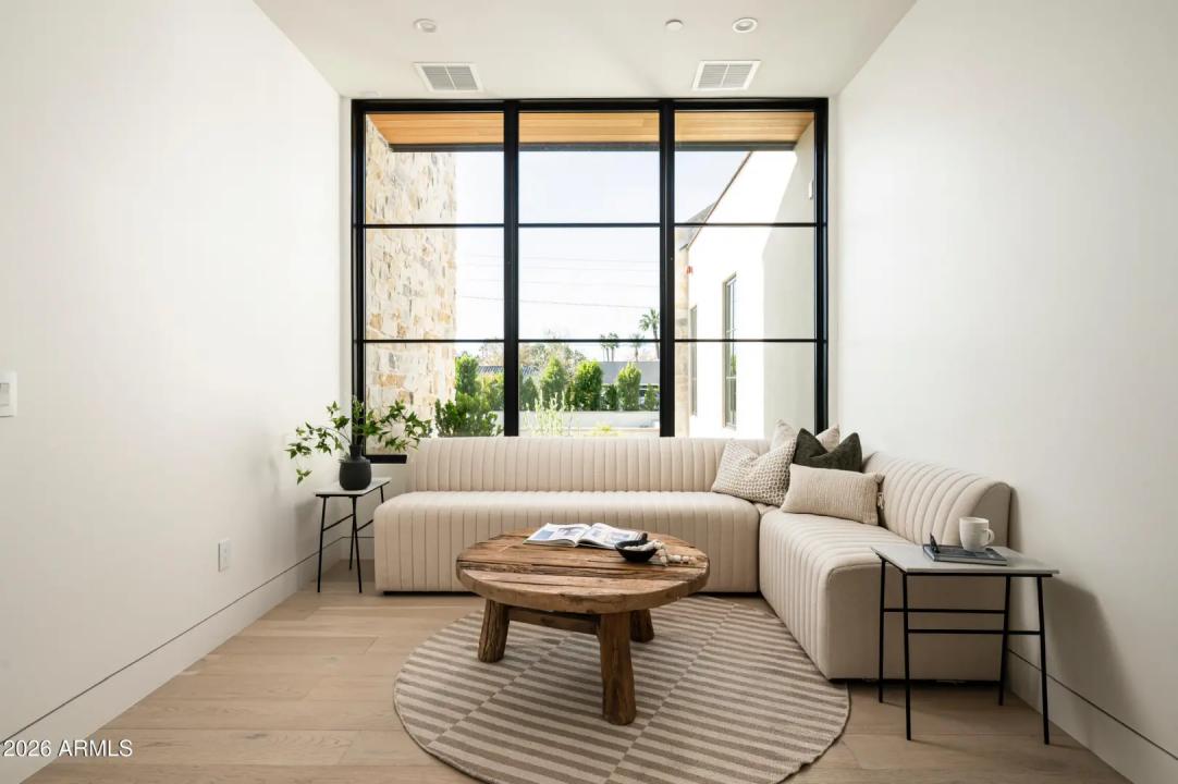 Real Estate Picture 52