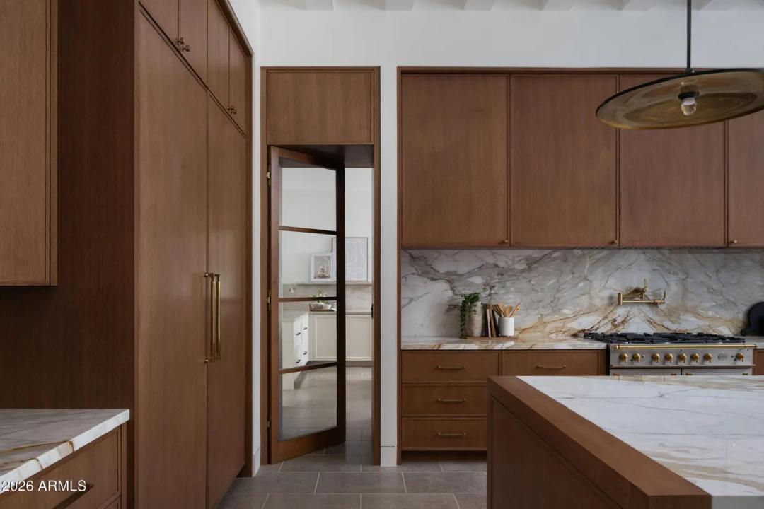 Real Estate Picture 22