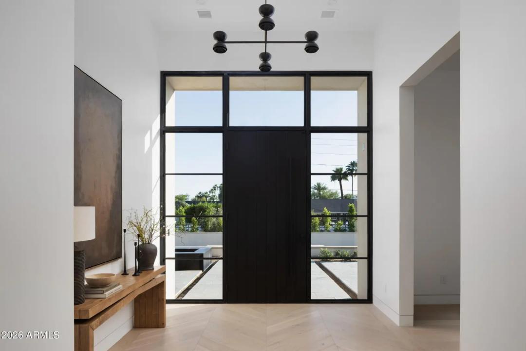 Real Estate Picture 11