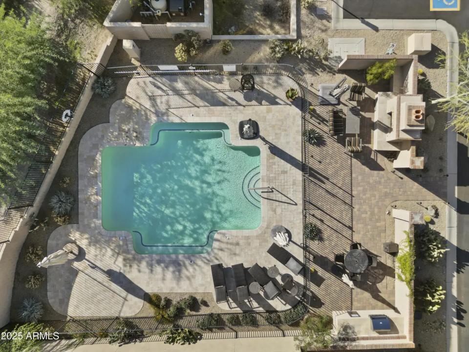 Real Estate Picture 22