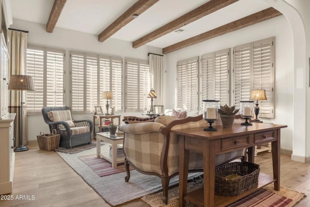 Real Estate Picture 7