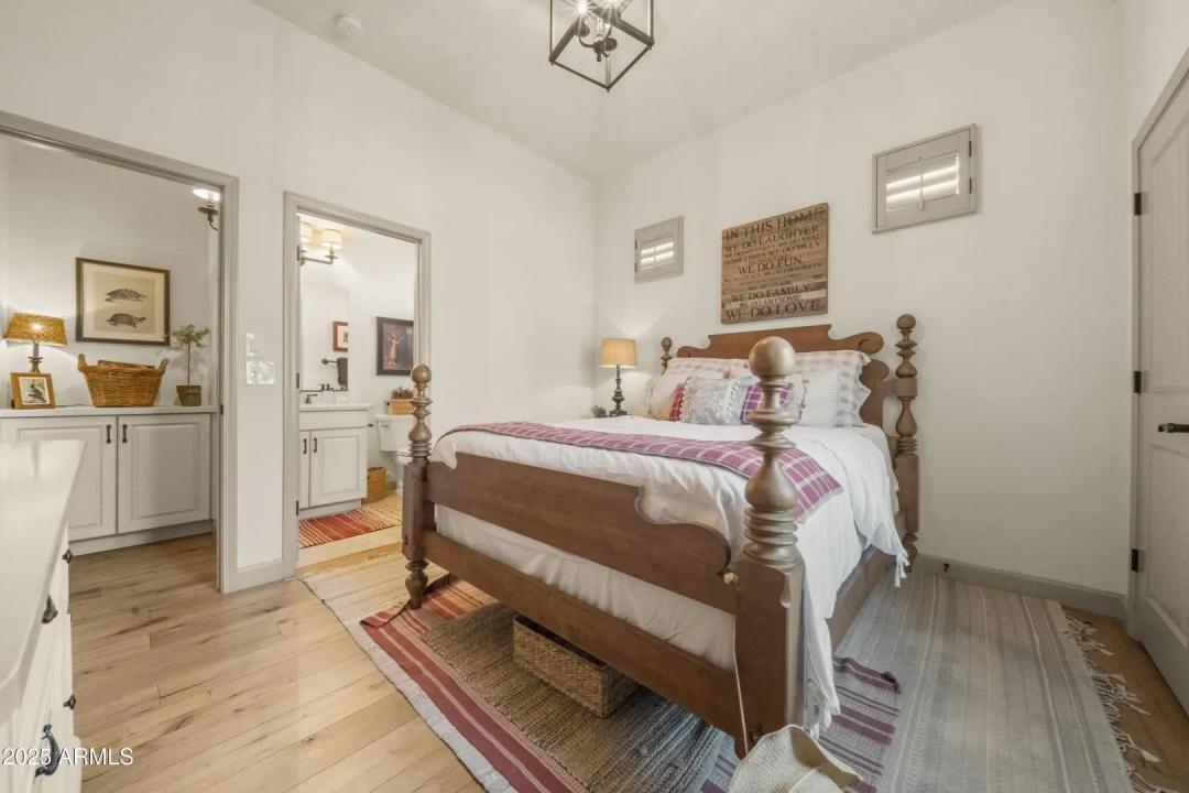 Real Estate Picture 15