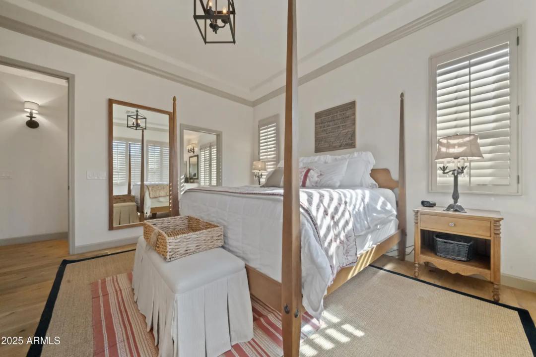 Real Estate Picture 12