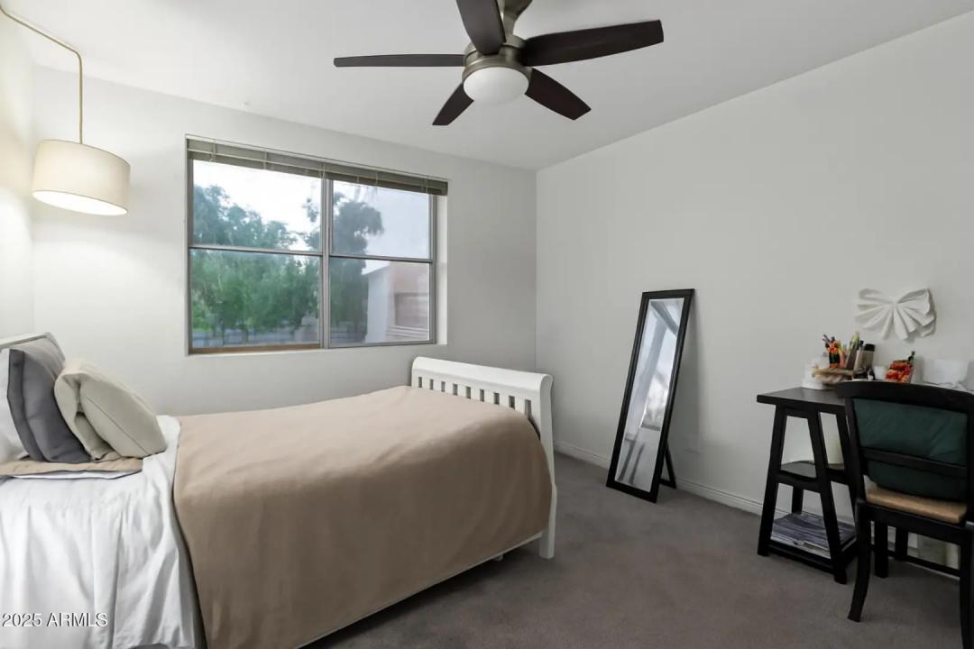 Real Estate Picture 16