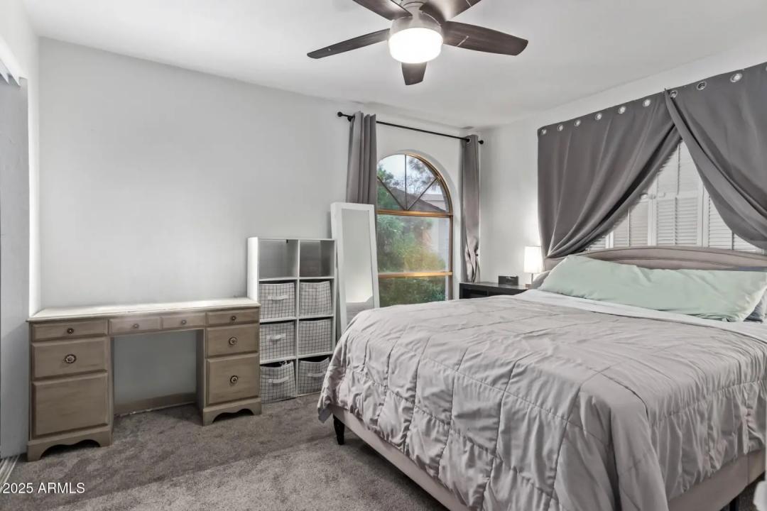 Real Estate Picture 14