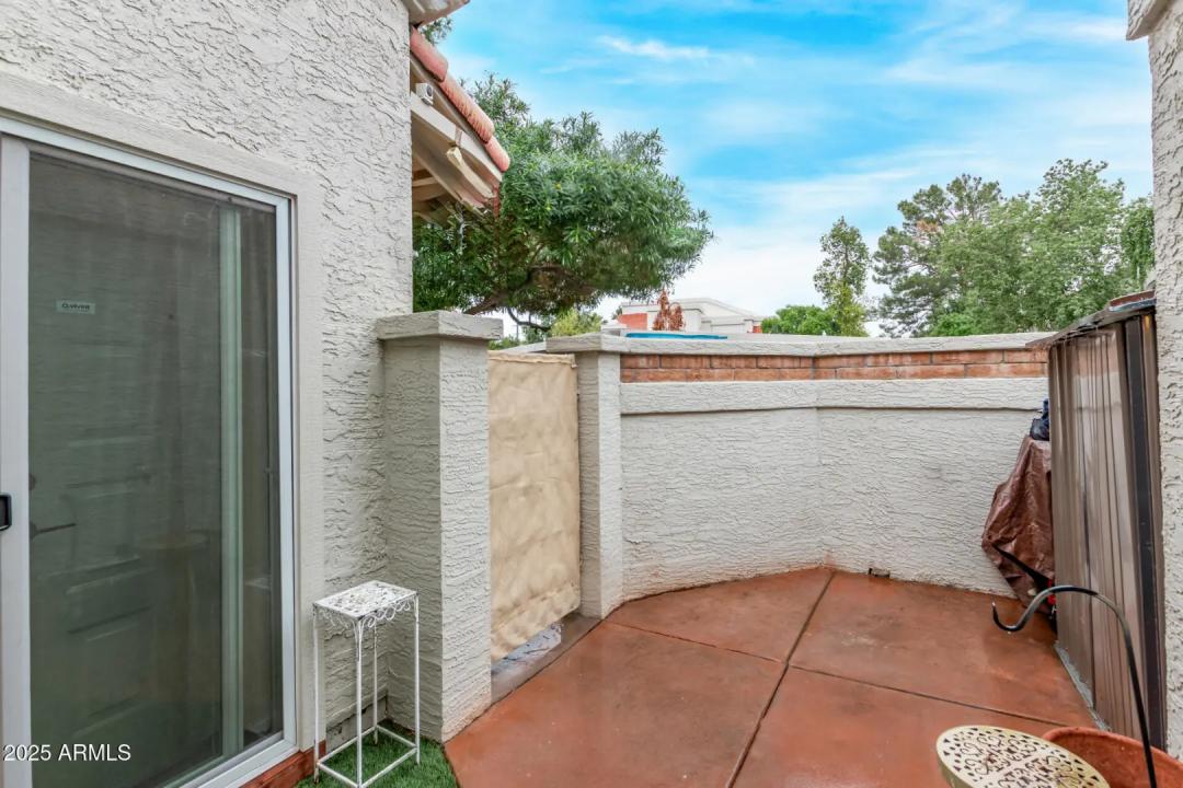 Real Estate Picture 4