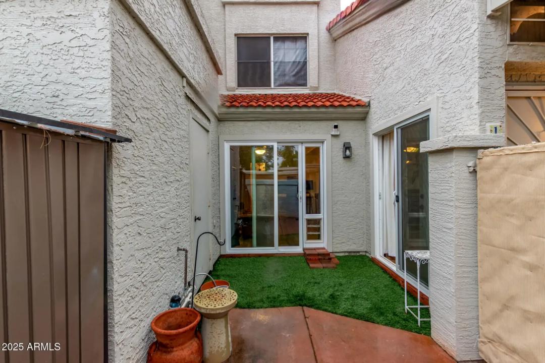 Real Estate Picture 5