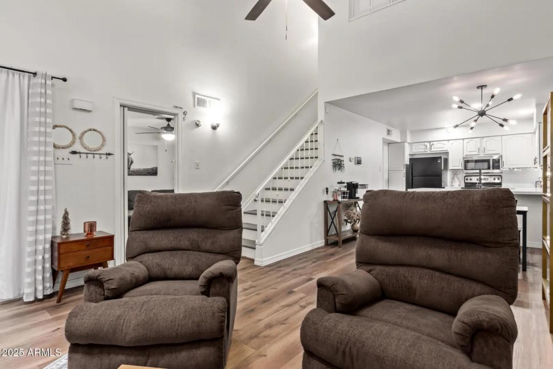 Real Estate Picture 7