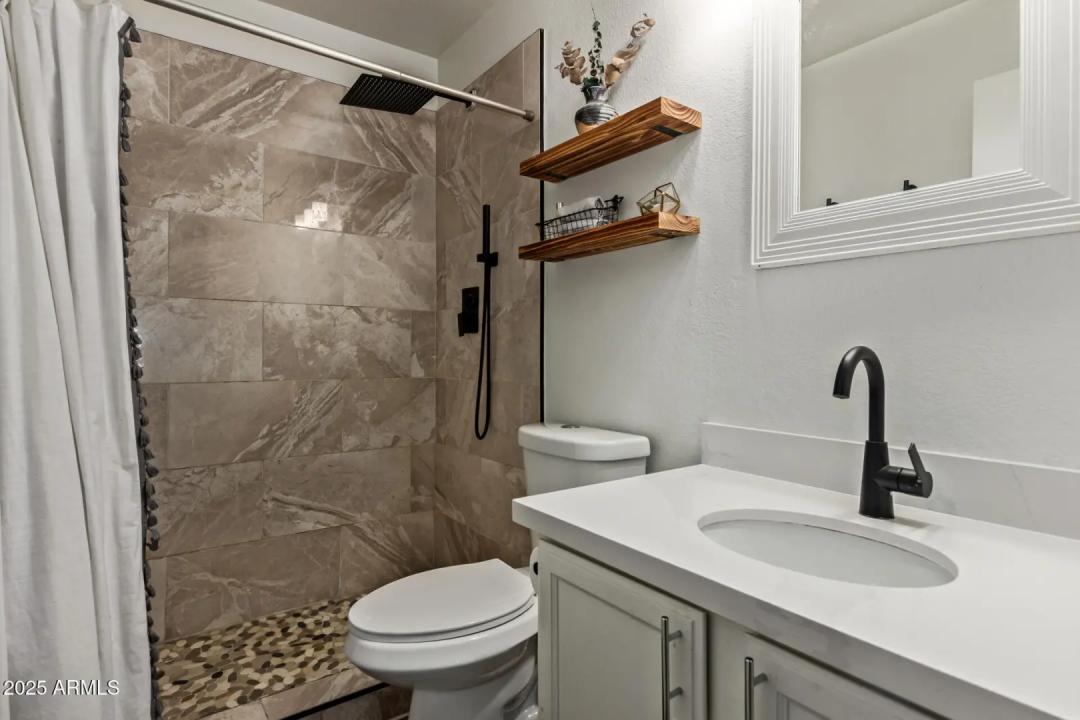 Real Estate Picture 13