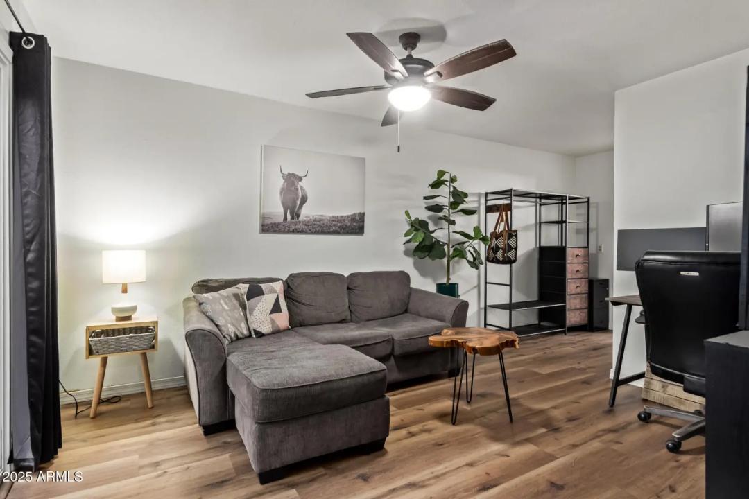 Real Estate Picture 17