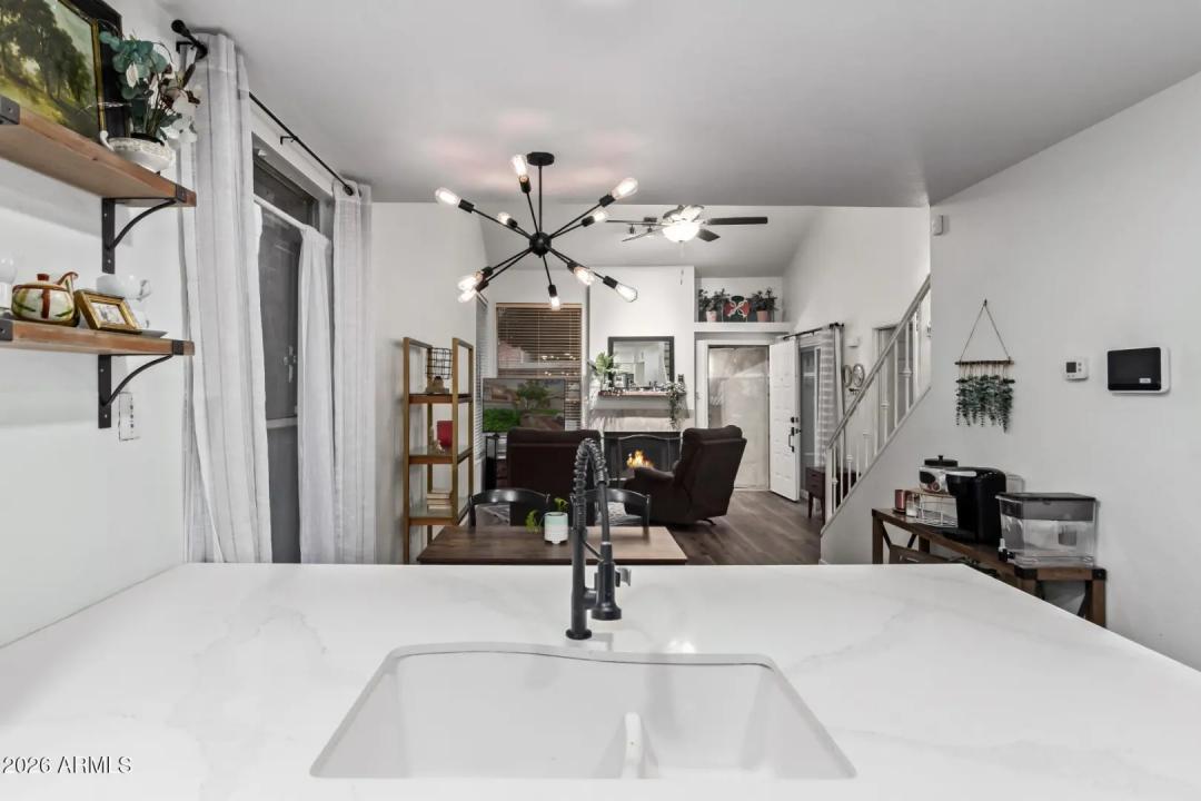 Real Estate Picture 12