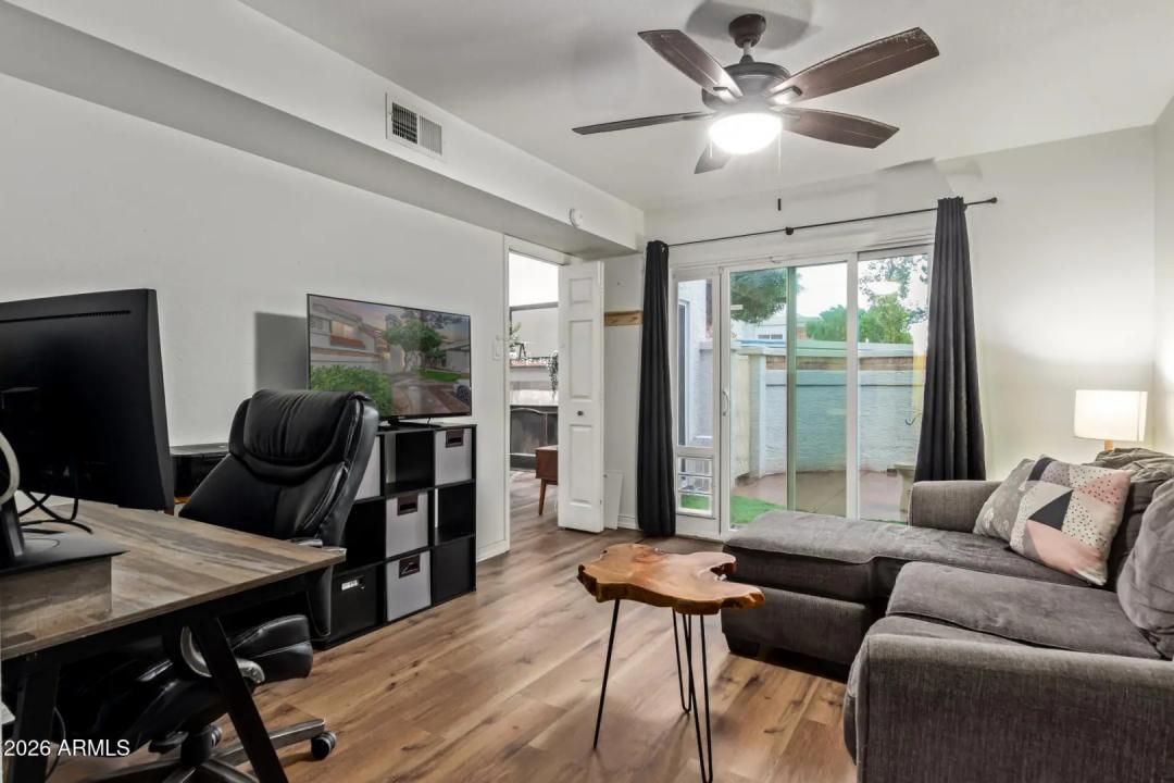 Real Estate Picture 18