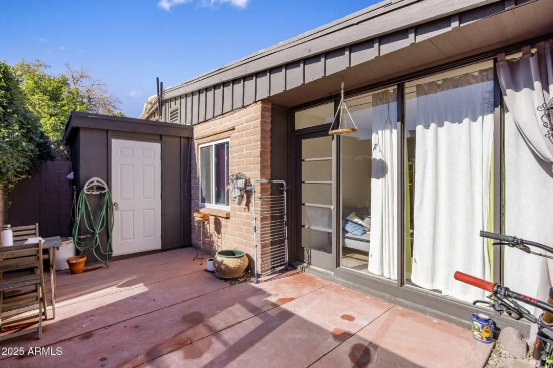 Real Estate Picture 14