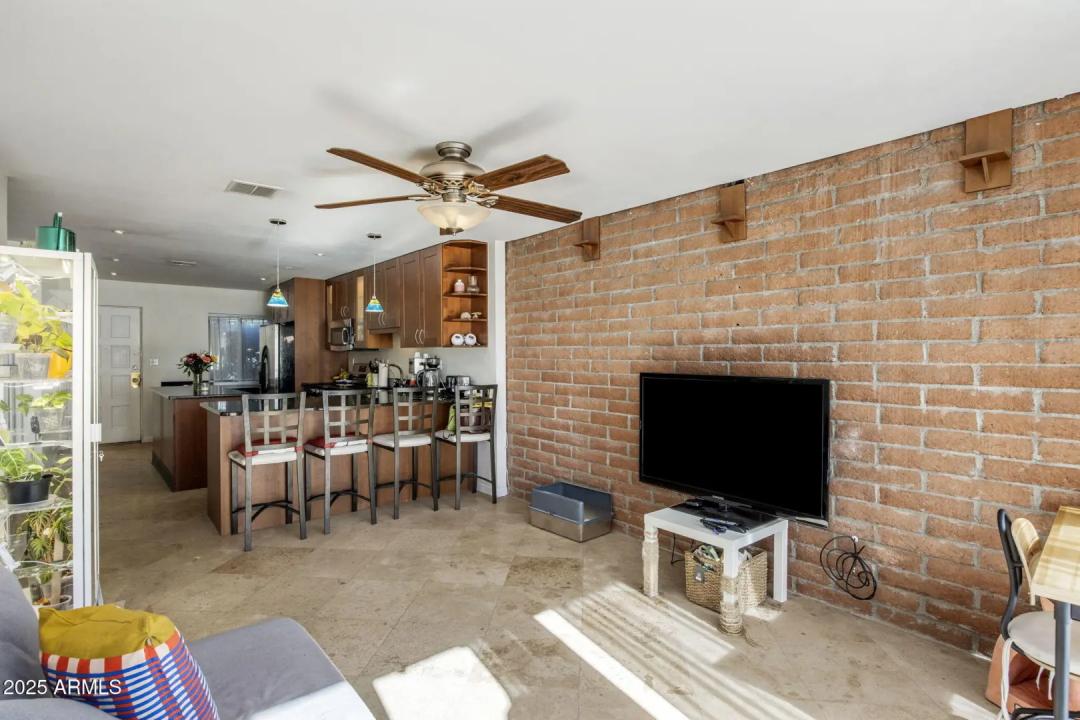 Real Estate Picture 6