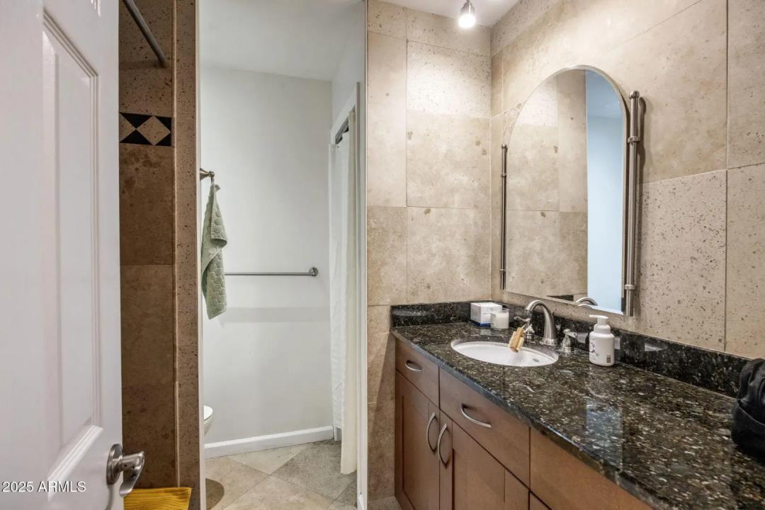 Real Estate Picture 9