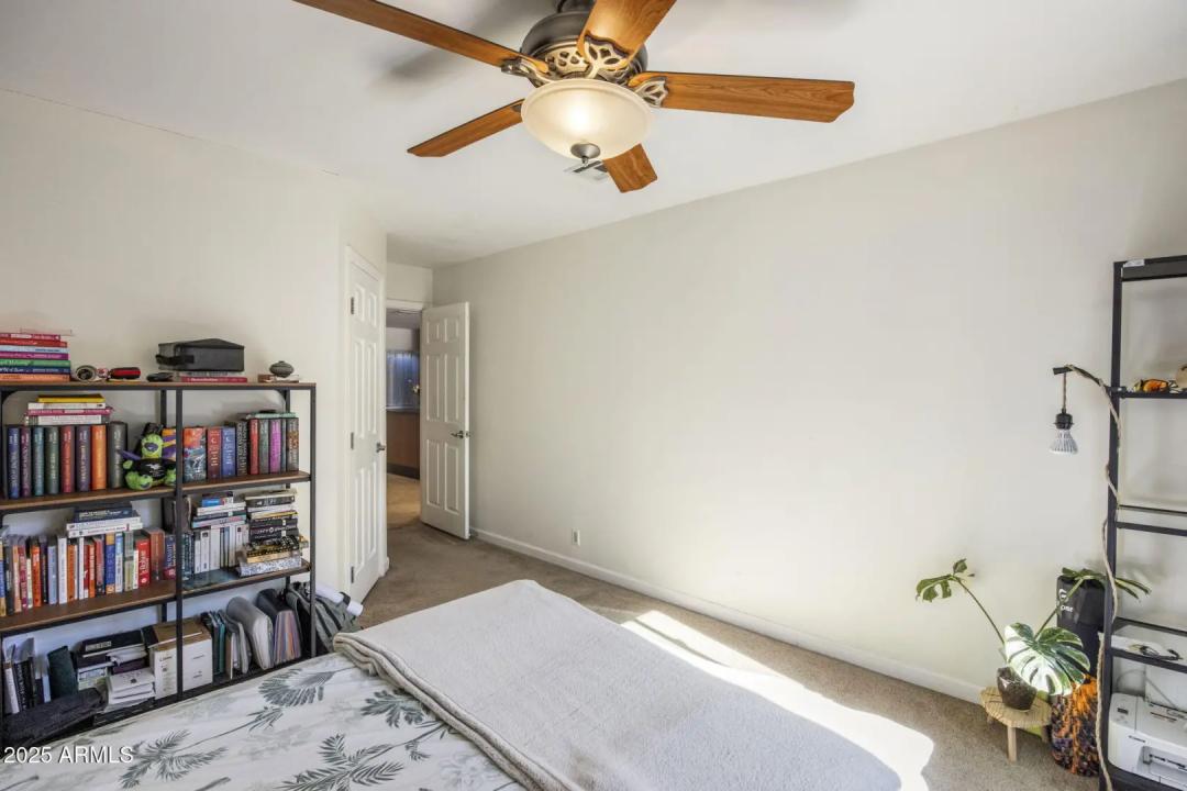 Real Estate Picture 11