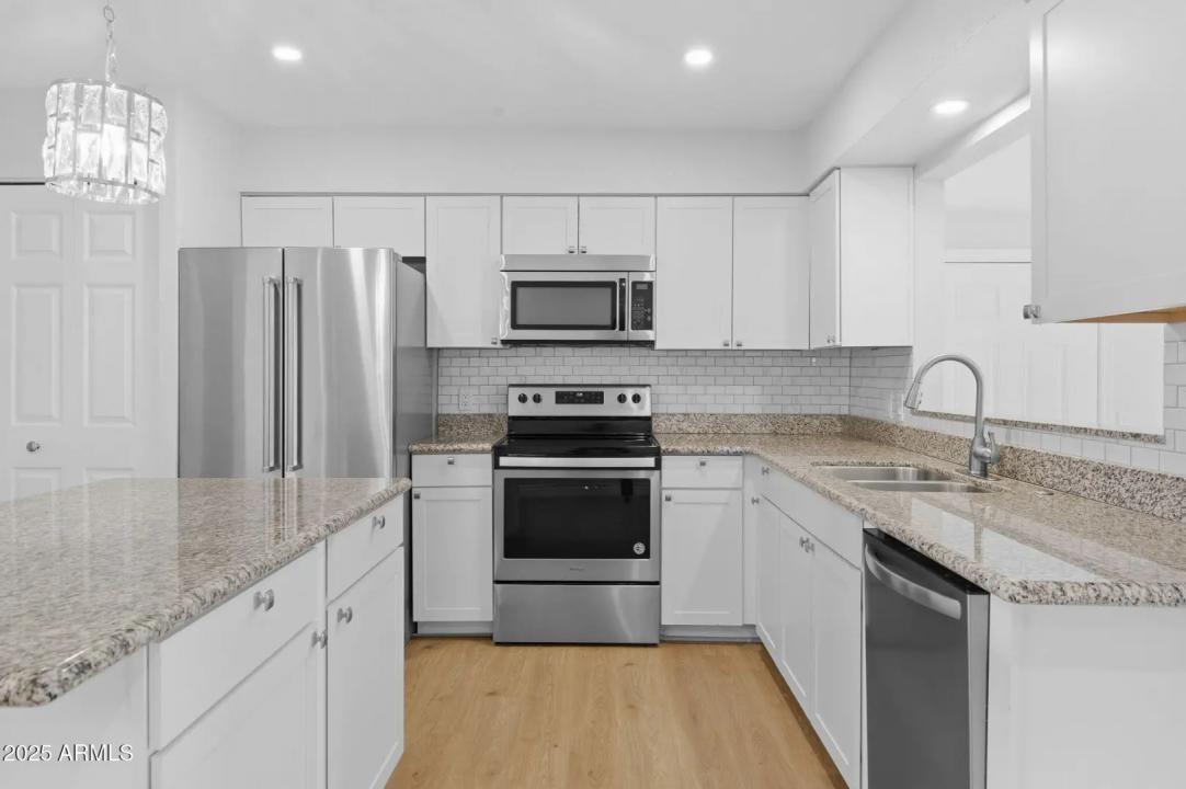 Real Estate Picture 5