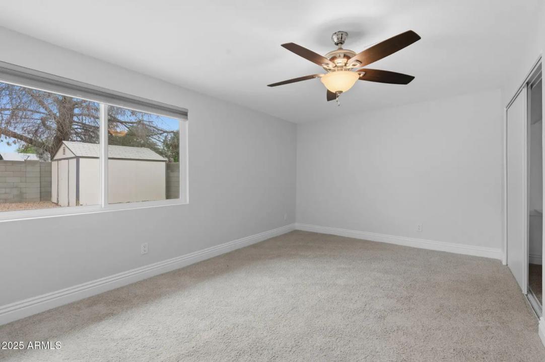 Real Estate Picture 14