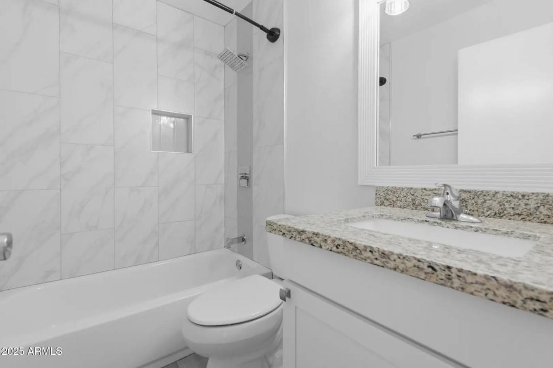 Real Estate Picture 13