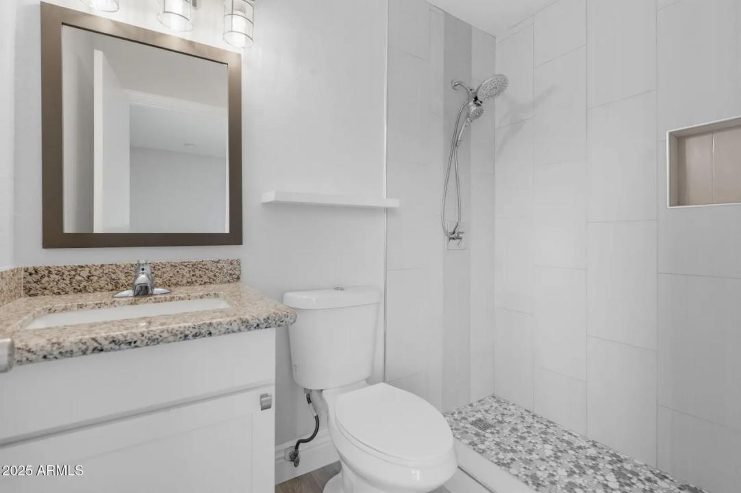 Real Estate Picture 7