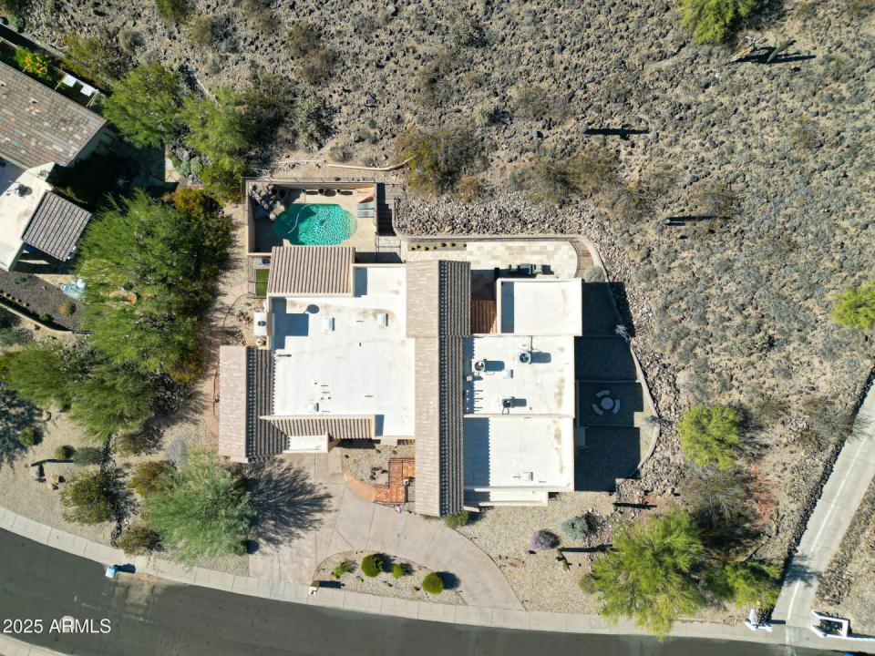 Real Estate Picture 24