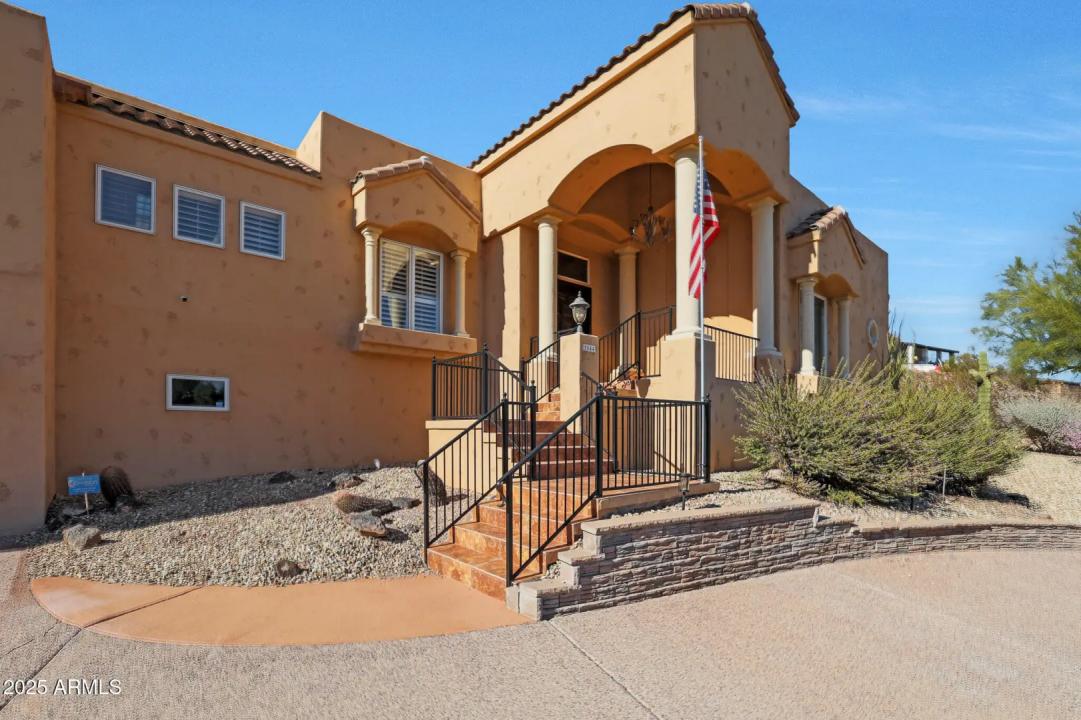 Real Estate Picture 5