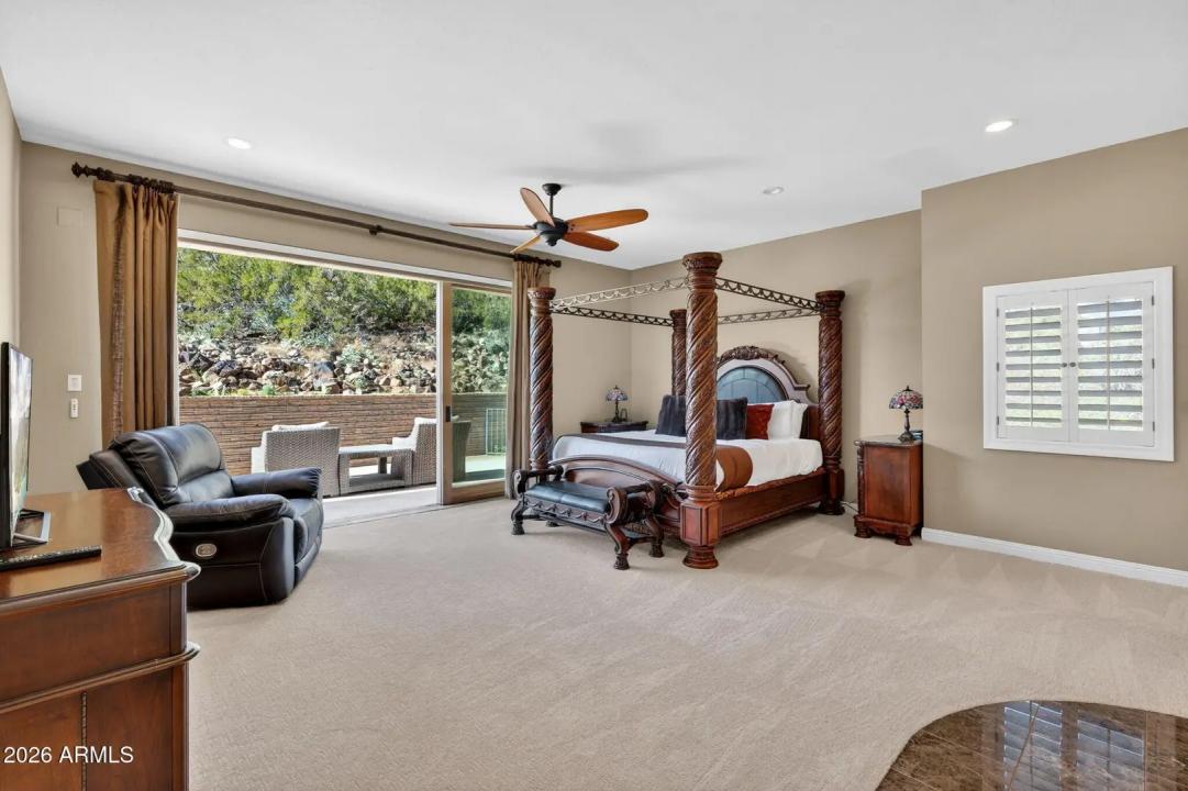 Real Estate Picture 17