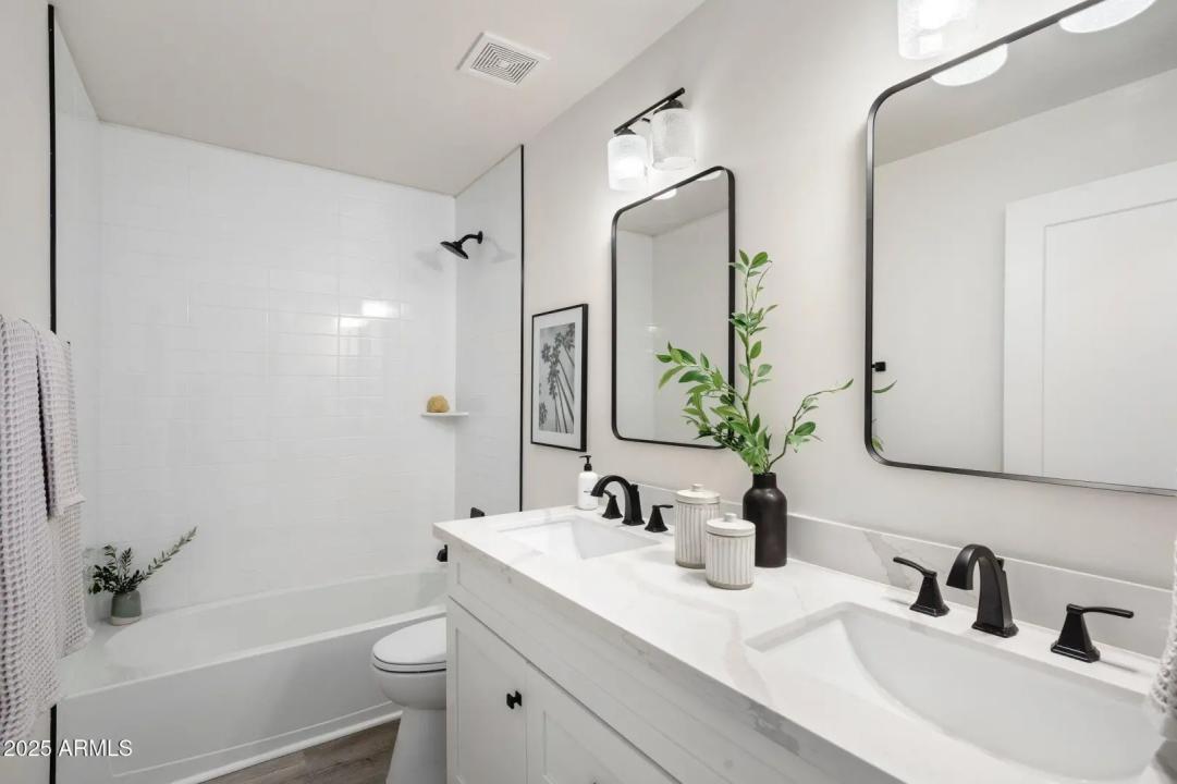 Real Estate Picture 9