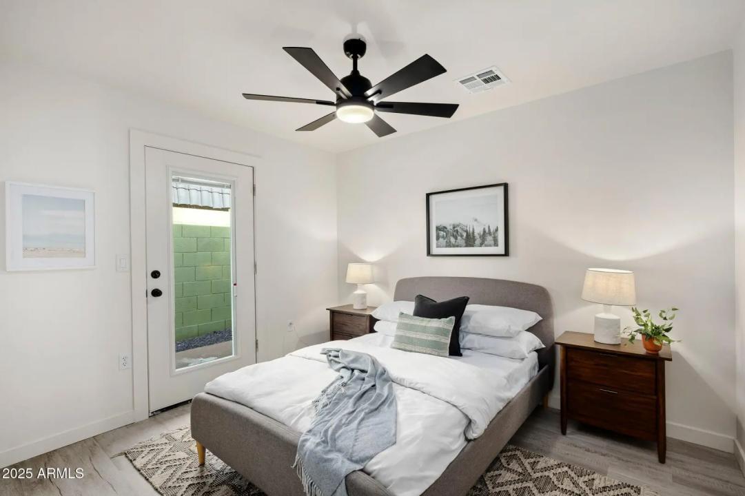 Real Estate Picture 7