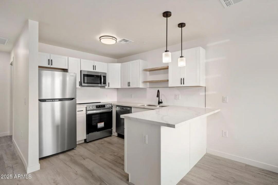 Real Estate Picture 21