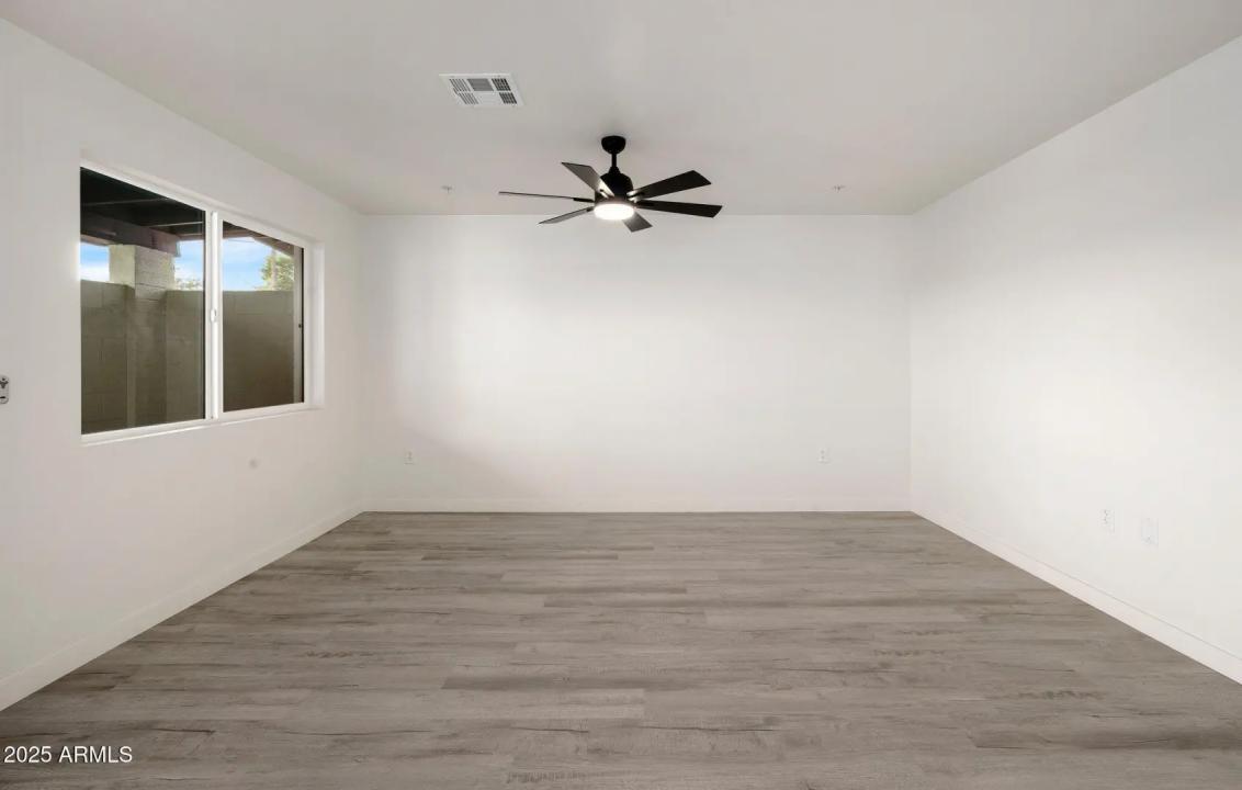 Real Estate Picture 24