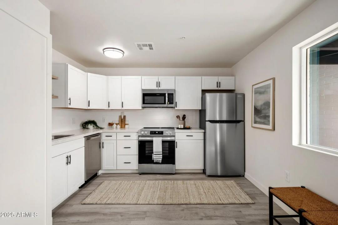 Real Estate Picture 3