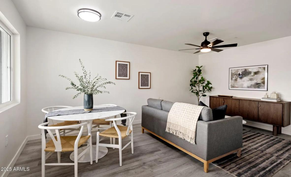 Real Estate Picture 4